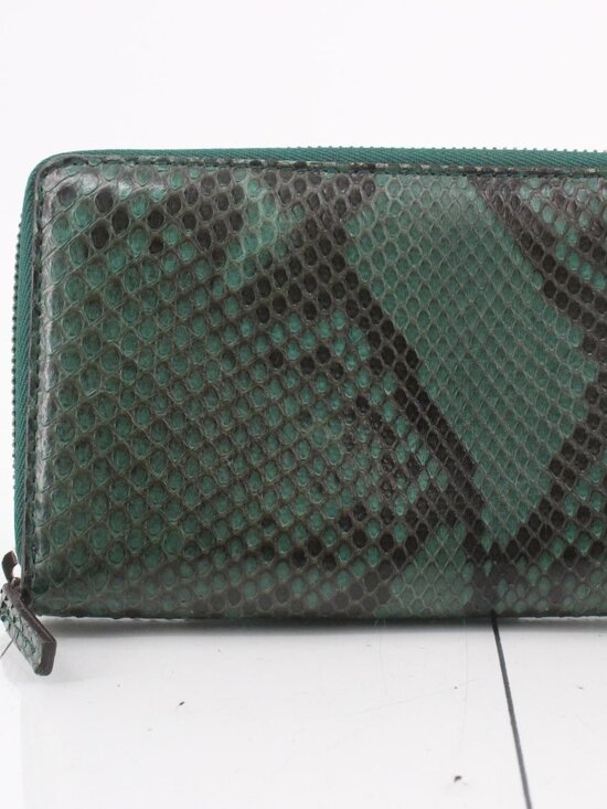 Gucci Handbags - Gucci Wallet